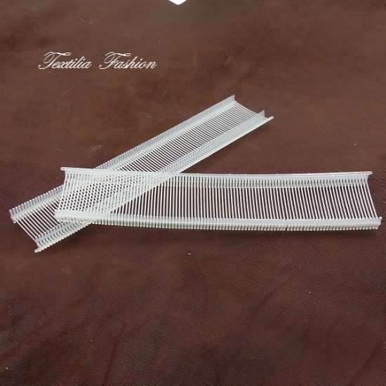 Стрелички Fine Fabric 20 mm, прозрачни, найлонови, за етикетиращ пистолет – 10 000 броя Стрелички Fine Fabric 20 mm, прозрачни, найлонови, за етикетиращ пистолет – 10 000 броя