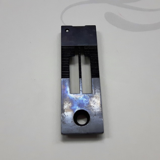 Плочка за зъби 3/8" (9.5 мм) за двуиглова шевна машина #226-60906 Плочка за зъби 3/8" (9.5 мм) за двуиглова шевна машина #226-60906