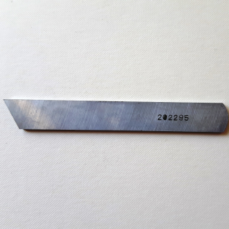 Нож долен за оверлог PEGASUS E52#202295